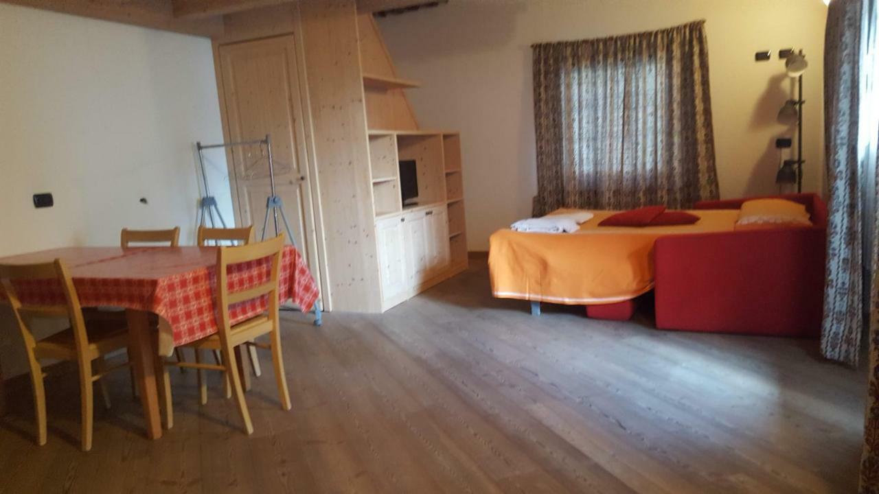 Capole -Ghiri Apartment Isolaccia Exterior foto